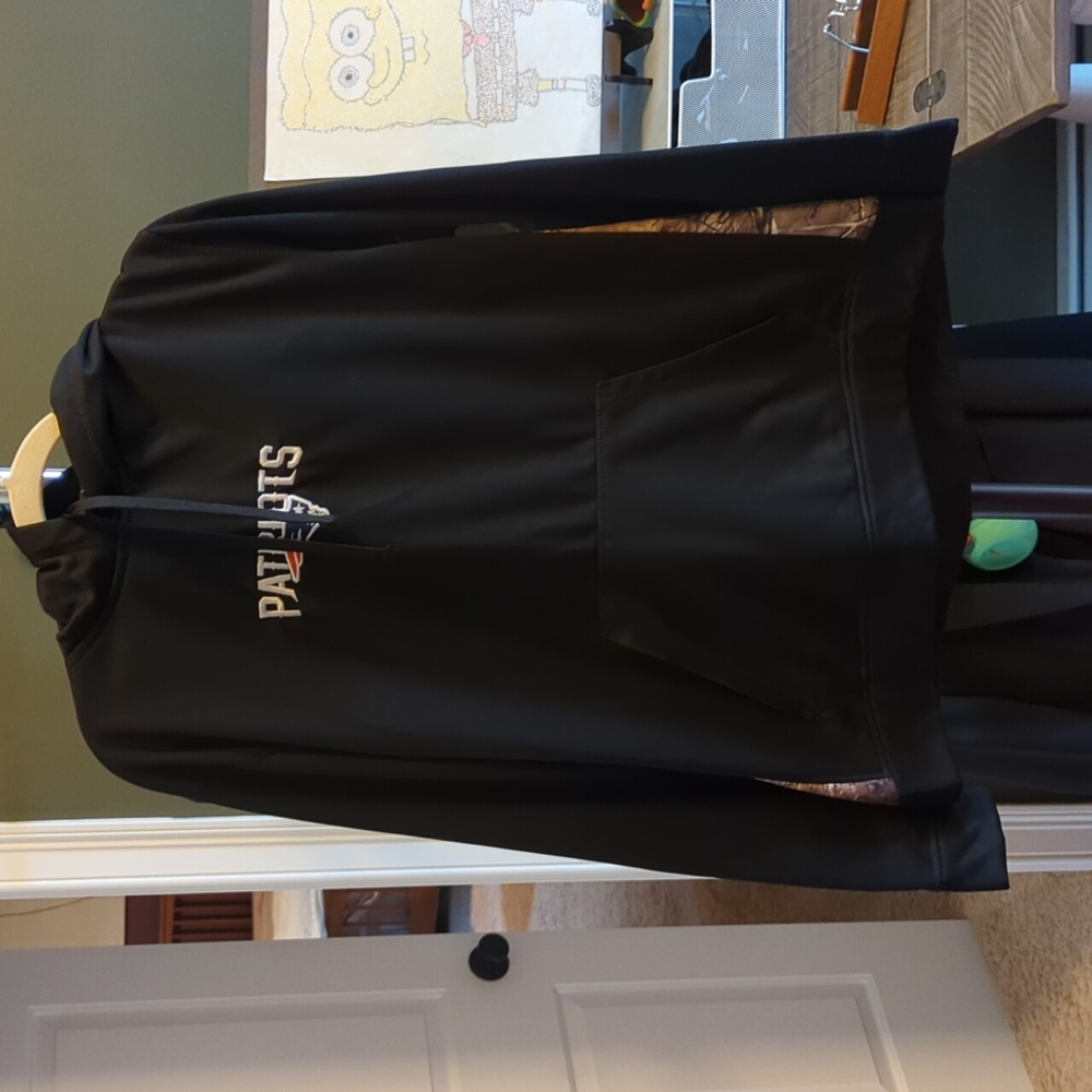 Men's Patriot's sweatshirt